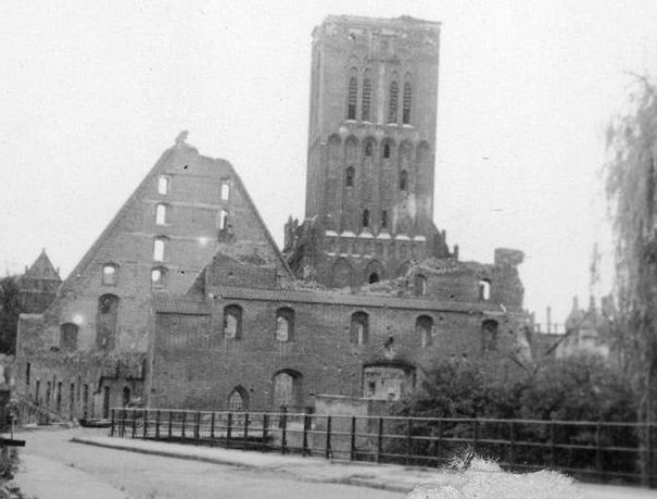 Разрушения в центре Данцига. 1945 г. 