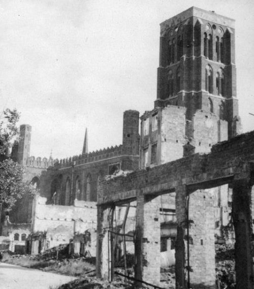 Разрушения в центре Данцига. 1945 г.