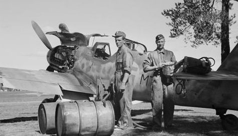 Обслуживание истребителя. Лаппеенранта, июнь 1944 г. 