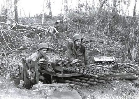Восемь 12,7-мм авиационных пулеметов. Филиппинские острова, 18 марта 1945 г.