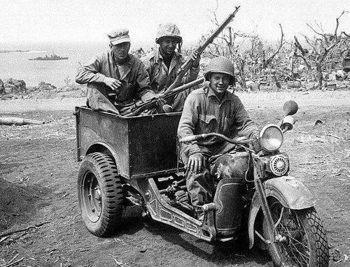 Японский 3-х колесный мотоцикл, захваченный на Иводзиме. 16 апреля 1945 г.