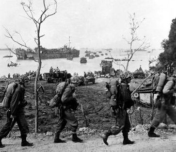 Высадка на Окинаву. 1945 г.