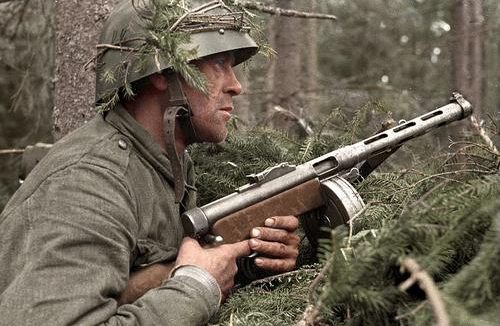 Финский солдат на позиции. 1944 г. 