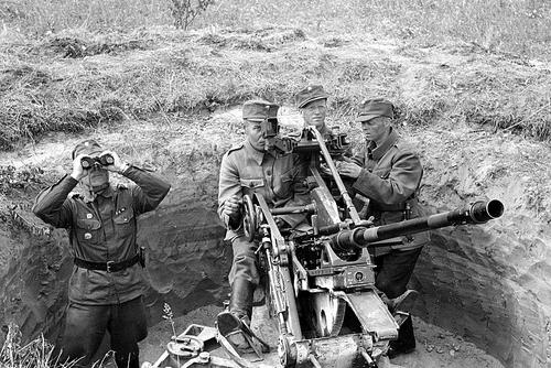 Финские зенитчики у 20-мм зенитного орудия недалеко от города Миккели. 1944 г. 