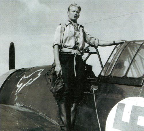 Финские пилоты перед полетом. 1944 г. 