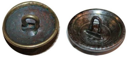 Пуговицы РКМ образца 1923 года диаметром 14 мм и 22 мм.