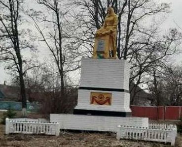 с. Воронинцы Оржицкого р-на. Памятник советским воинам, установленный в 1958 году.