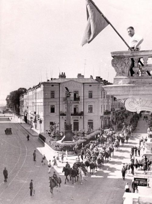 Красная Армия входит в Черновцы. Июнь 1940 г.