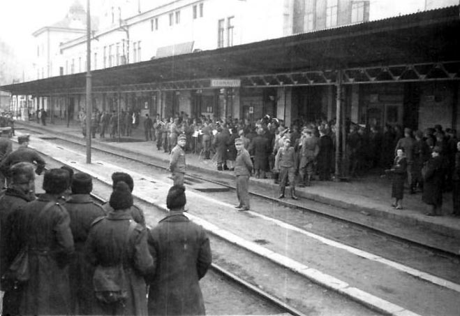 Румынские войска покидают город. Март 1944 г.