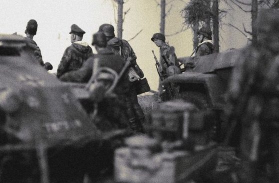 Немецкая бронетехника выдвигаются на позиции под Тарнополем. Апрель 1944 г.