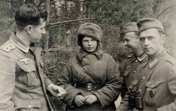 Женщина-военврач в плену. Март 1942 г.