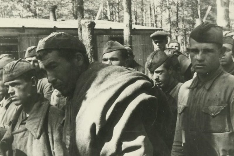 Лагерь военнопленных. Май 1942 г.