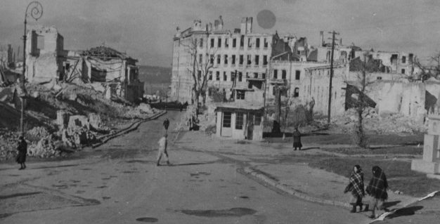Руины Тарнополя. Май 1944 г.