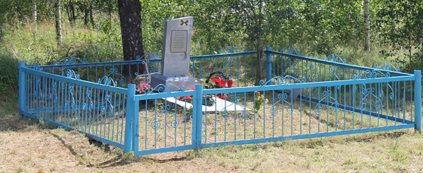 д. Волково Жарковского р-на. Памятник на месте сожженной деревни 21 июля 1941 года.
