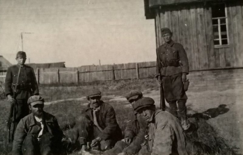 Пленные партизаны. п. Локоть Орловской области, 1942 г.