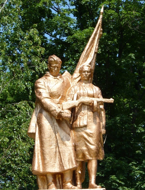 Скульптурная часть памятника. 