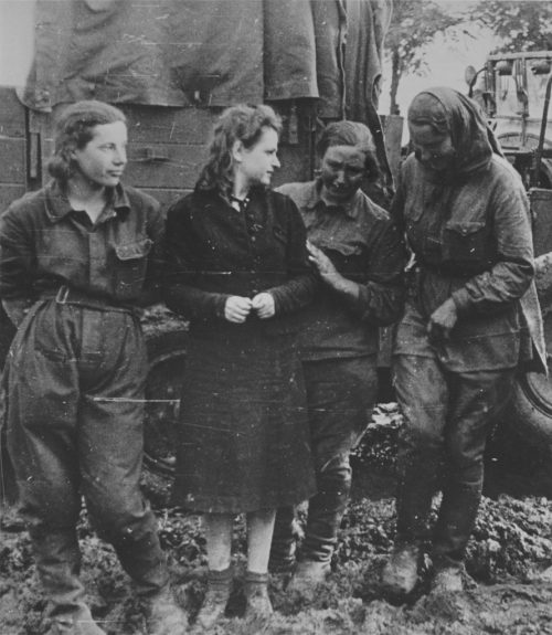 Женщины в плену. Сентябрь 1941 г.