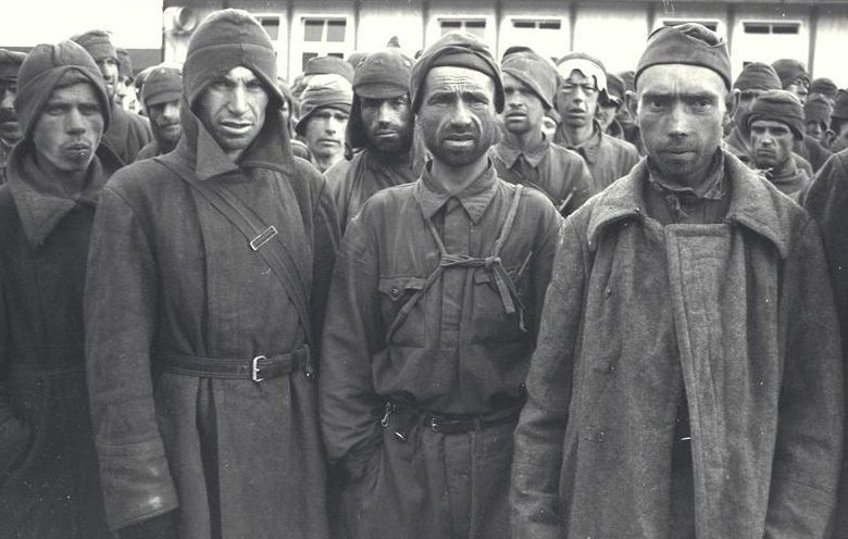 Советские военнопленные в концлагере Маутхаузен. Октябрь 1944 г. 