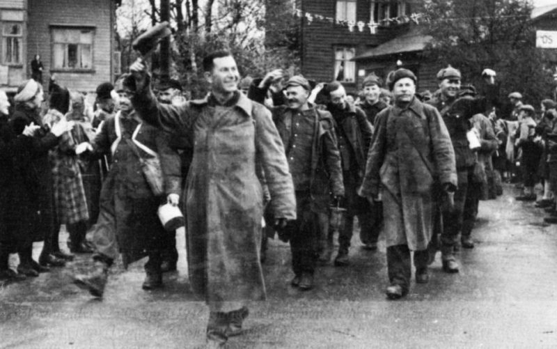 Возвращение военнопленных на Родину. 1945 г.