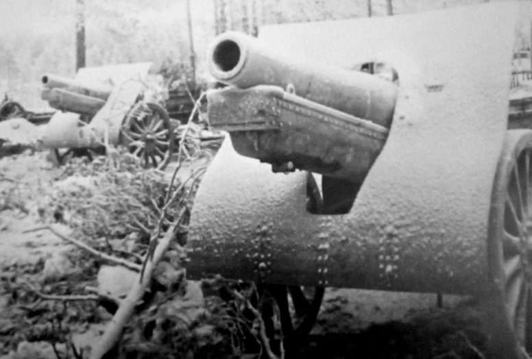 152-мм гаубицы образца 1909/30 гг. на Карельском перешейке. 1940 г. 