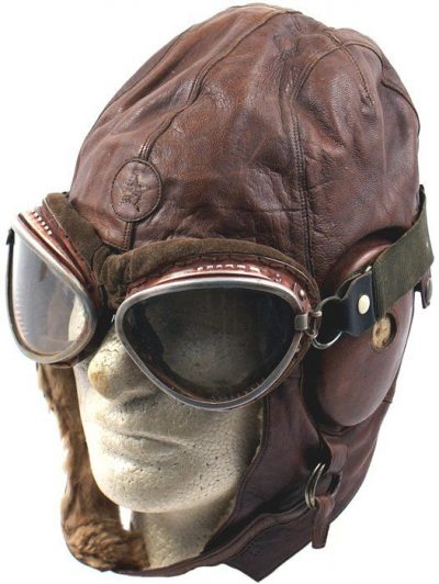 Зимний кожаный шлемофон с очками.