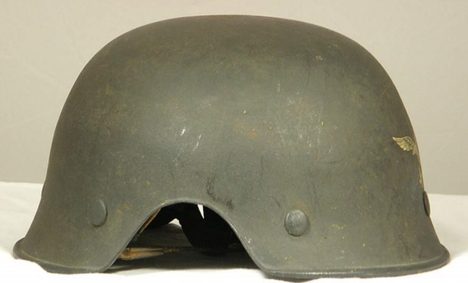 Авиационный шлем «Fliegerstahlhelm 44». 