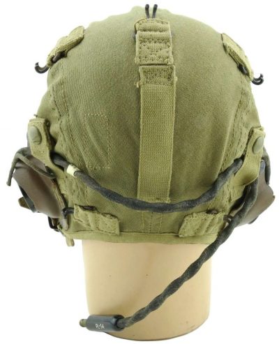 Летний брезентовый шлемофон A-9 с накладками из губчатой резины и кнопками для крепления кислородной маски.