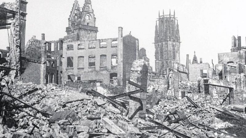 Разрушения в городе. 15 октября 1944 г.