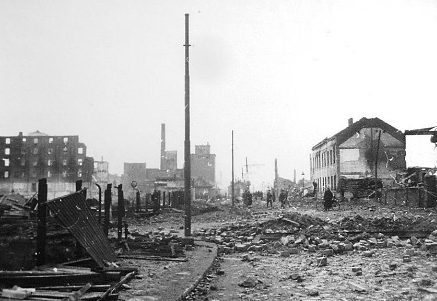 Разрушения в городе. 15 октября 1944 г.