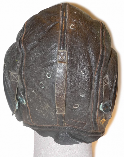 Зимний кожаный шлемофон AN-H-16, который заменил шлем B-6 в 1943 году.