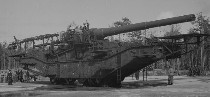 Железнодорожная артиллерийская установка ТМ-3-12 калибром 305-мм на службе финнов. Полуостров Ханко 1942 г. 