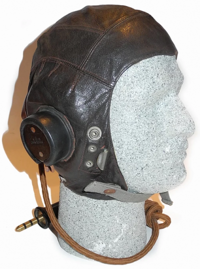 Шлем кожаный летний типа С для летчиков-истребителей, который выпускался с 1943 года.