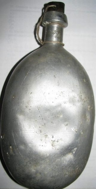 Алюминиевая фляга ёмкостью 1 л, выпускавшаяся московским заводом «Металламп» с 1929 по 1931 год. Закрывалась резиновой пробкой. Ее также иногда называют медицинской.