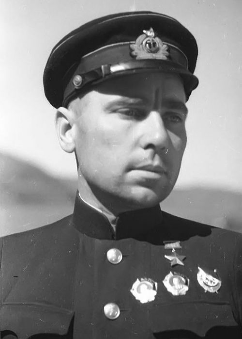 Герой Советского Союза, командир подлодки К-21 Северного флота, Николай Лунин. Лето 1942 г.