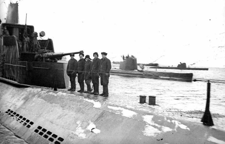 Подводные лодки XII серии Северного флота. 1942 г. 