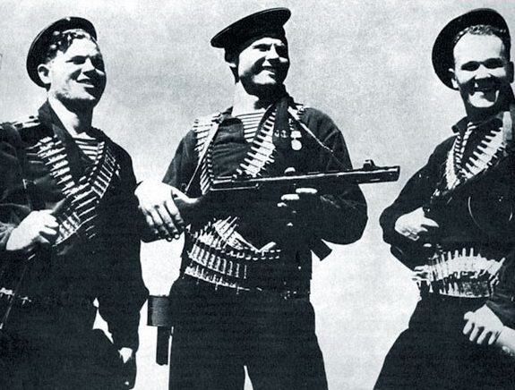 Морские пехотинцы в Крыму. 1942 г.
