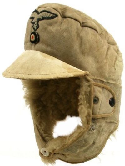 Зимняя кепи-шапка образца 1943 года.