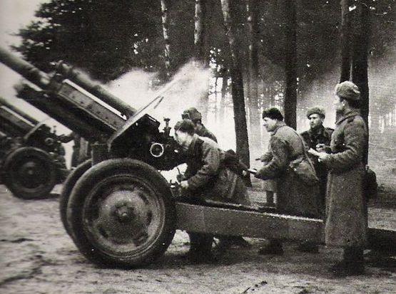 Советские артиллеристы в Латвии. Сентябрь 1944 г. 