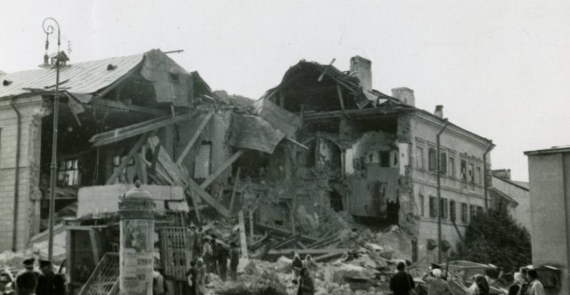 Последствия немецкой бомбардировки. 9 сентября 1939 г.