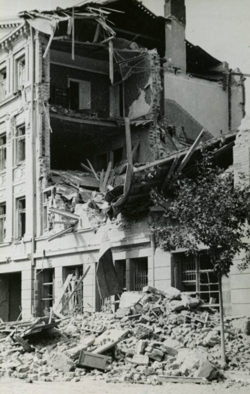 Последствия немецкой бомбардировки. 9 сентября 1939 г.