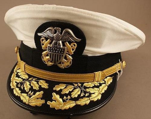Фуражка адмирала морской авиации.