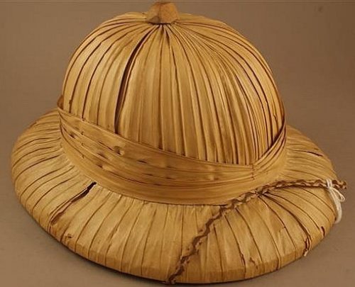 Бамбуковый тропический шлем.
