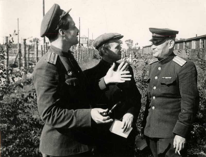 К.М. Симонов, Б.Л. Горбатов, Кудрявцев в Люблине. Июль 1944 г.