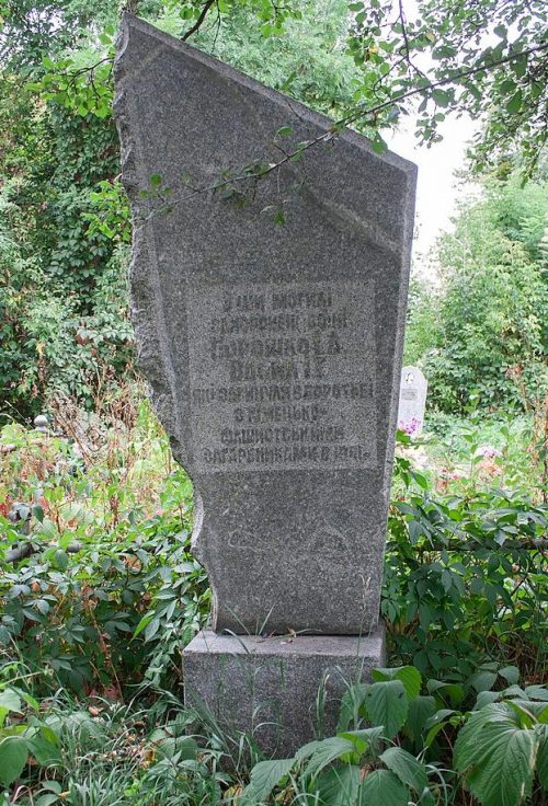 с. Цибулов Монастырищенского р-на. Братская могила советских воинов.