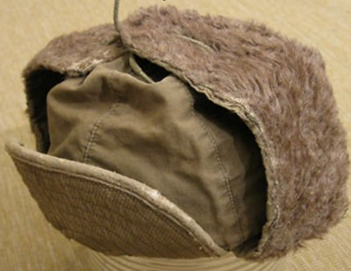 Зимняя шапка с мехом.