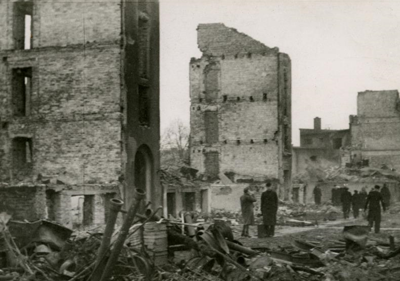 Улица Харью после бомбардировки 9 марта 1944 г. 
