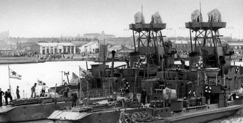 Советские корабли на реке Сунгари.
