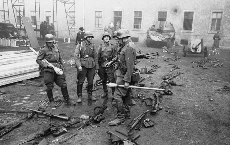 Немецкие войска в обороне Будапешта.
