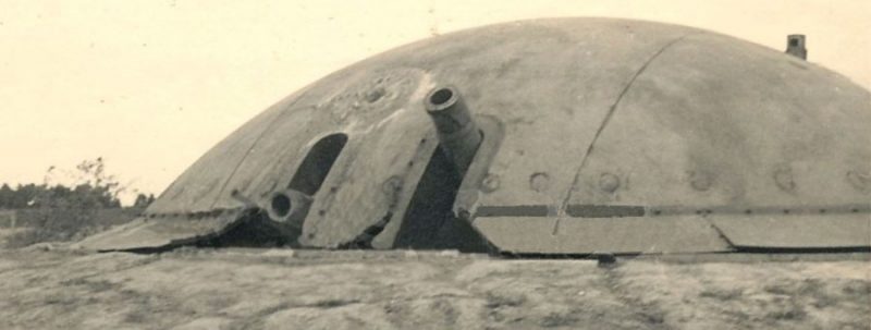Бронебашня со 120-мм орудиями форта Эбен-Эмаэль. 1940 г.