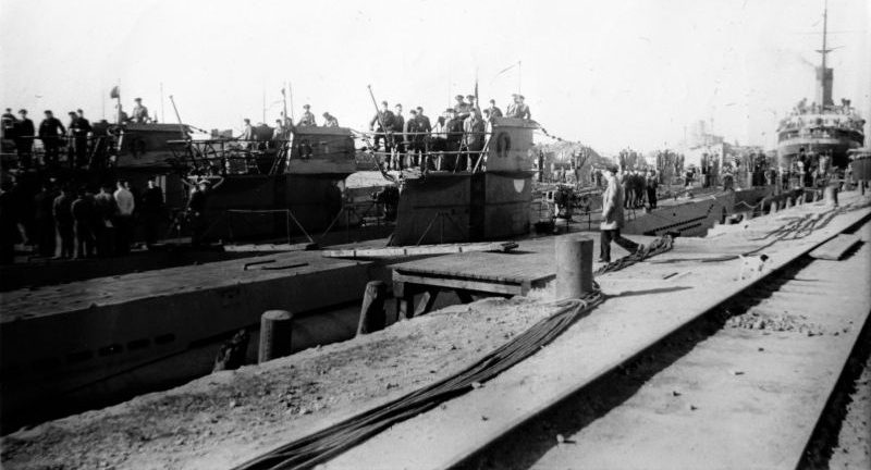 Немецкие подводные лодки 21-й учебной флотилии 1-го учебного дивизиона подводников. 1943 г.